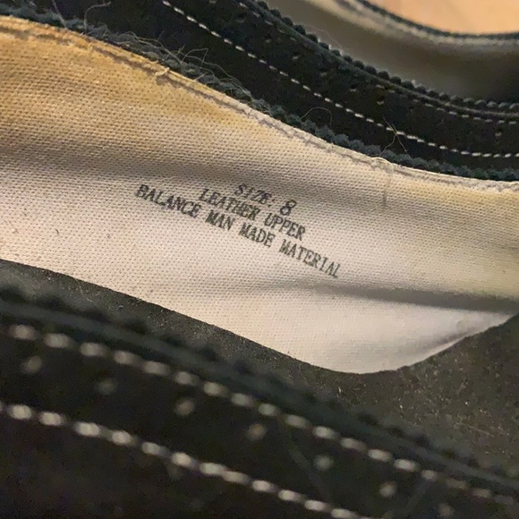 Restricted black heels, white stitching. Bow accent. Sz 8. - Picture 4 of 6